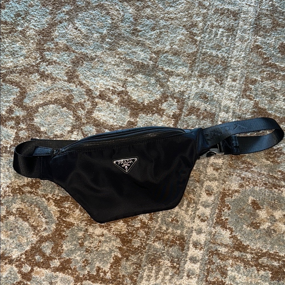 Black Nylon Men's Belt Bag